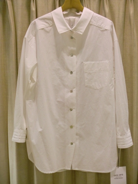 アラアラ　タイプライターボーイフレンドシャツ（ホワイト）　21,000Yen+税