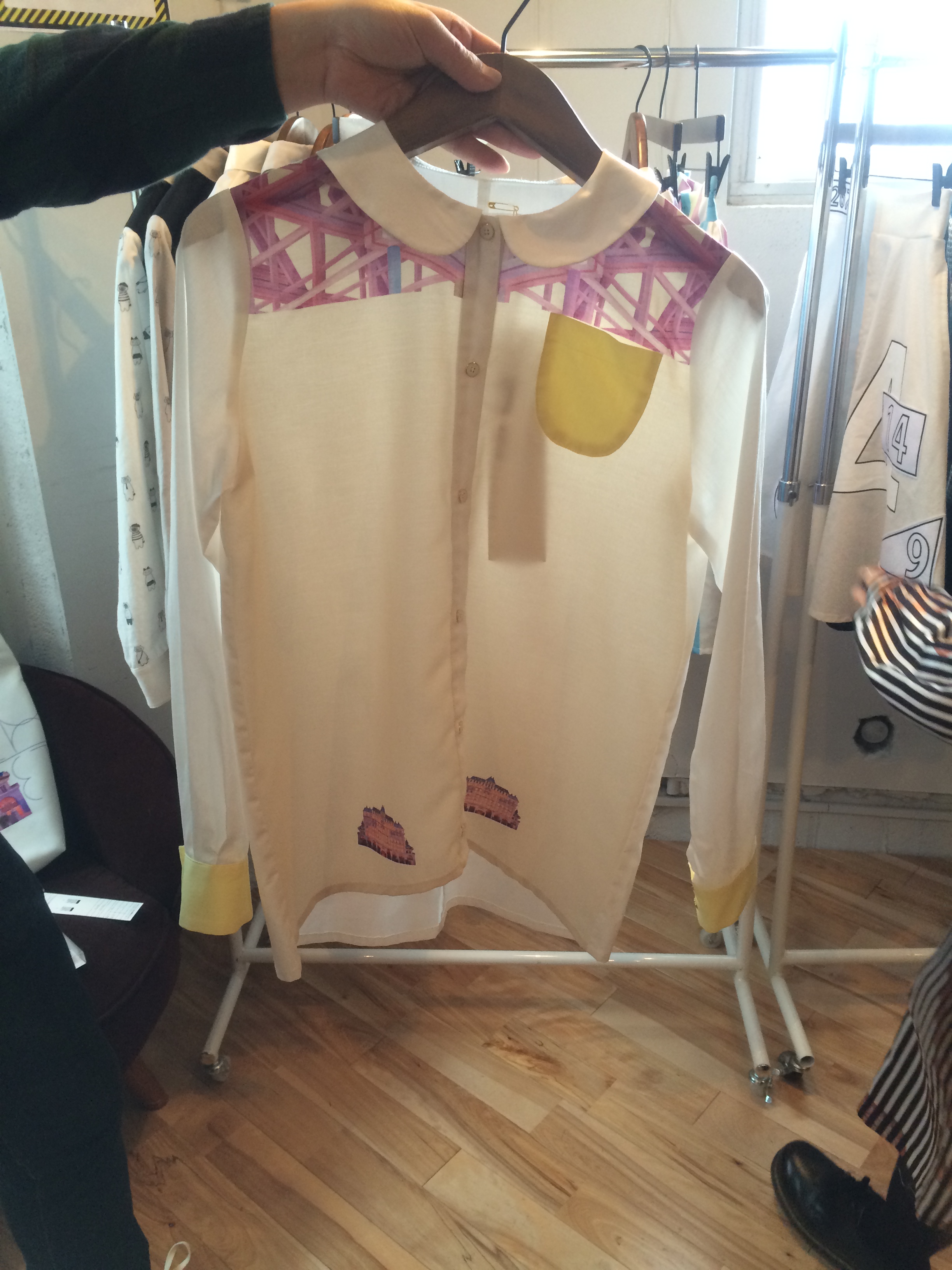 033-201 建築中ホテルブラウス ホワイト 16,000+税