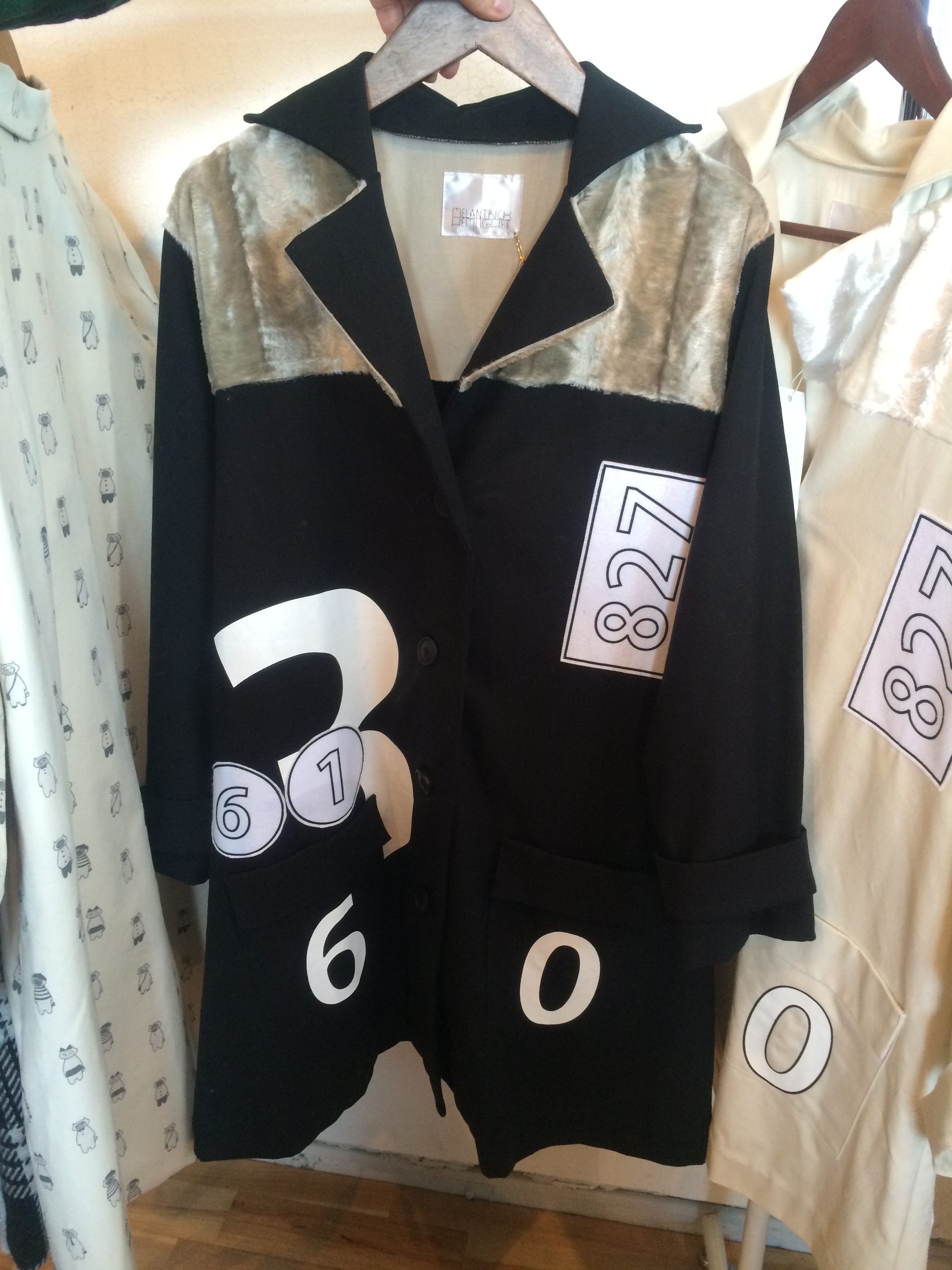 033-401 時間軸コート ブラック 28,000＋税.