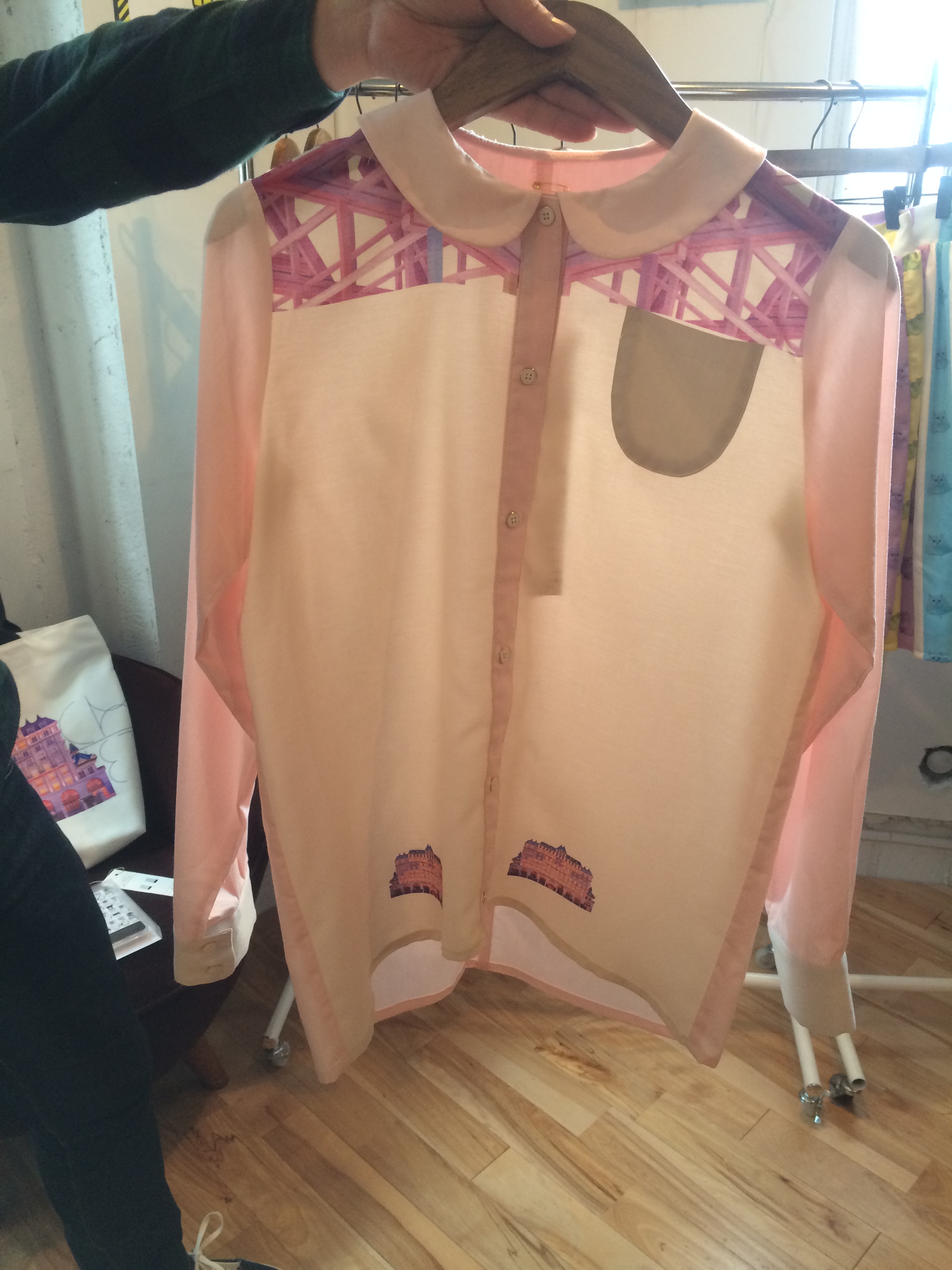 033-201 建築中ホテルブラウス ピンク 16,000＋税