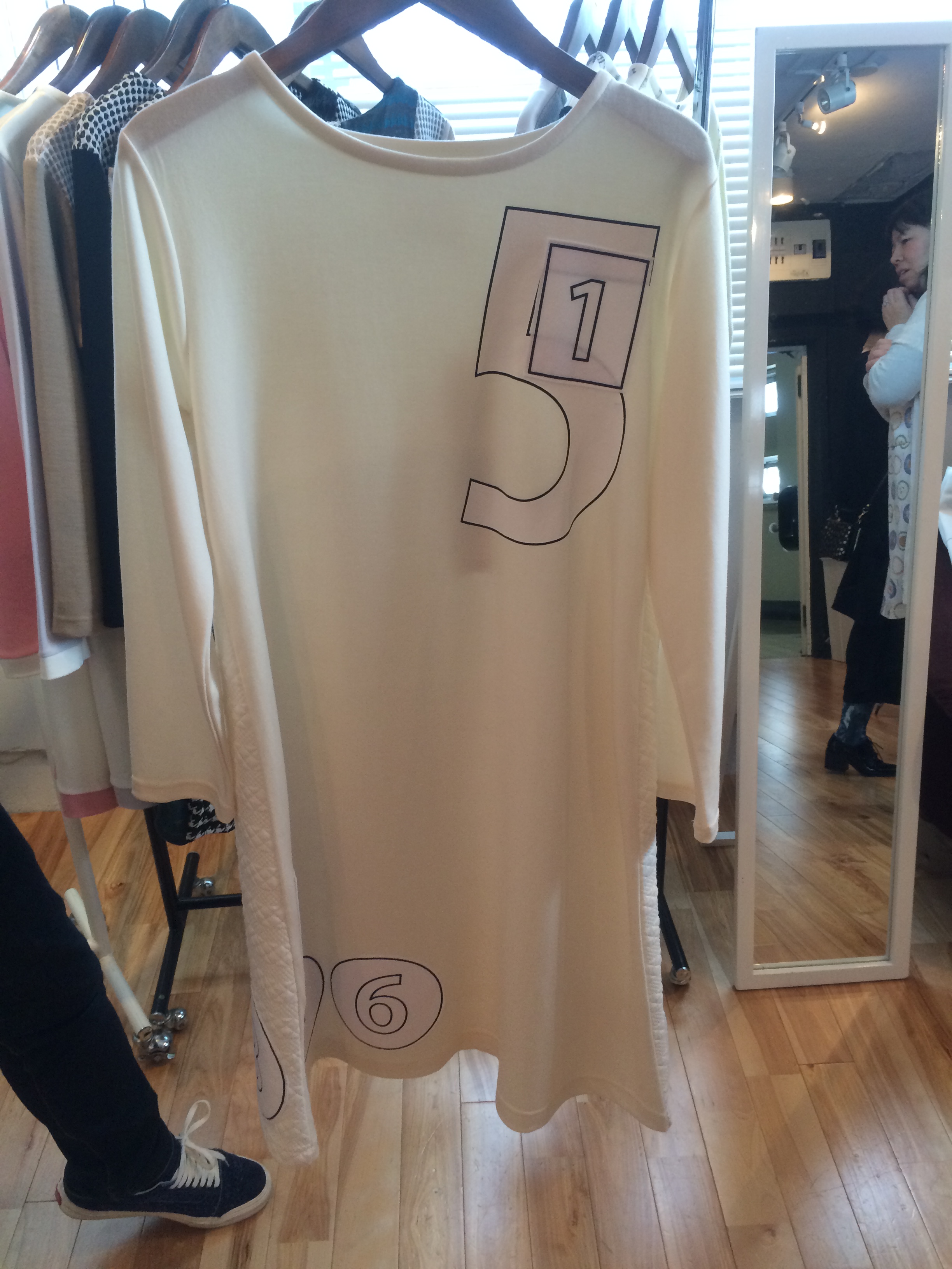 033-505 時間軸カットワンピース オフホワイト 11,000＋税