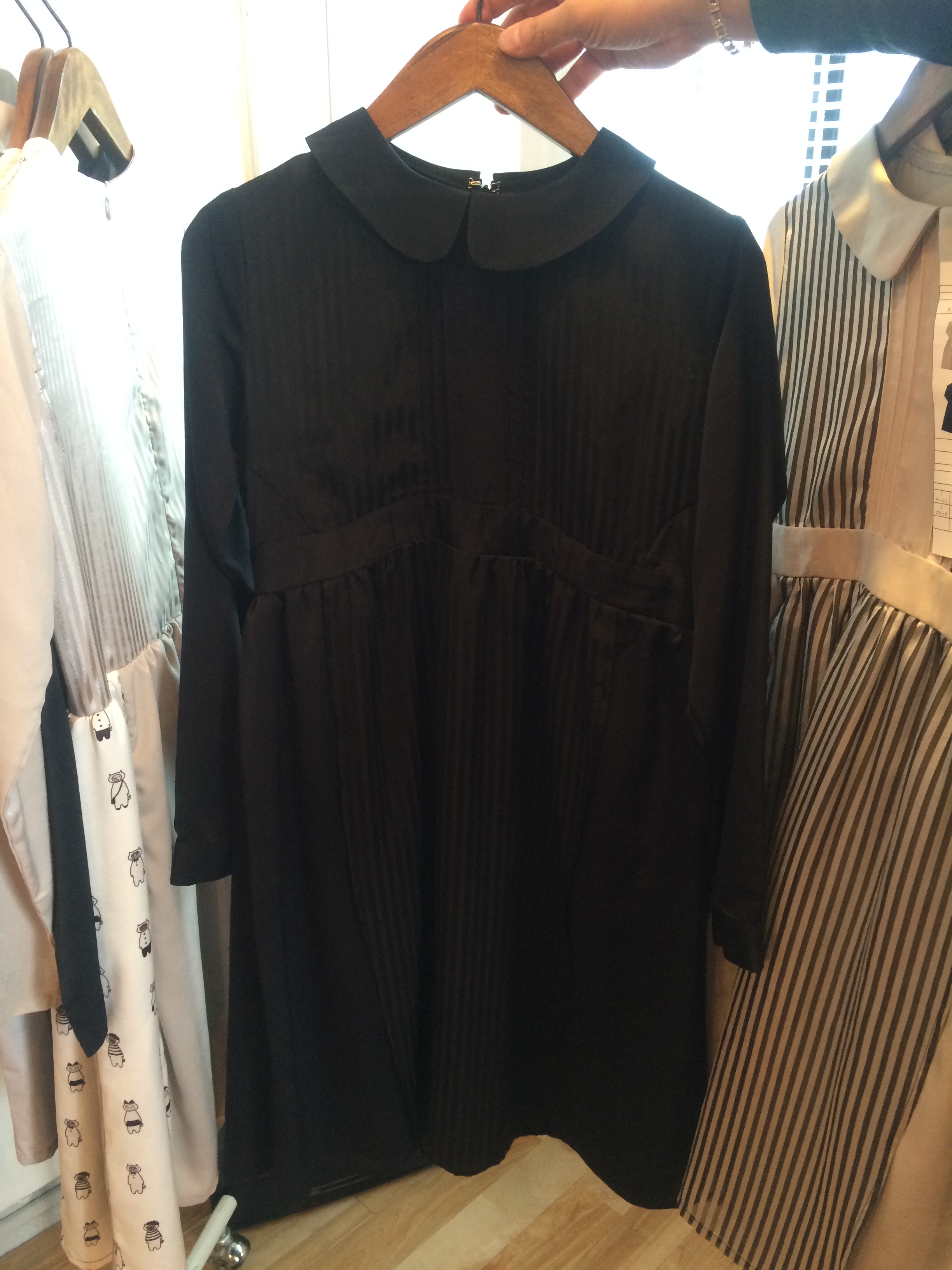 033-302 スカートオンワンピース ブラック 23,000+税