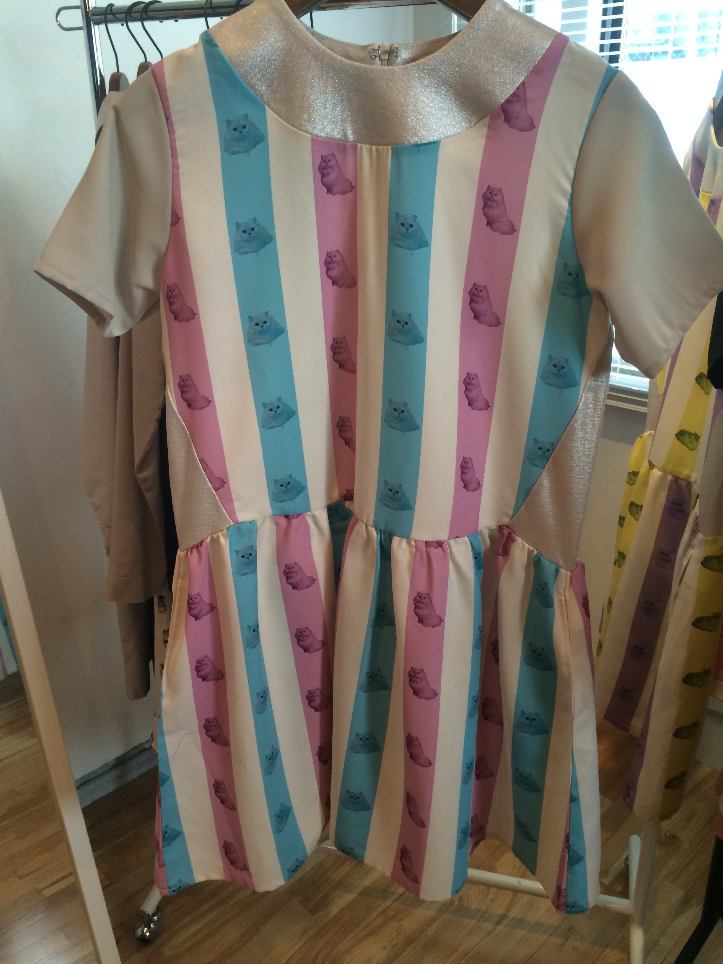 033-305 パステル猫ストライプワンピース ピンク 24,000＋税